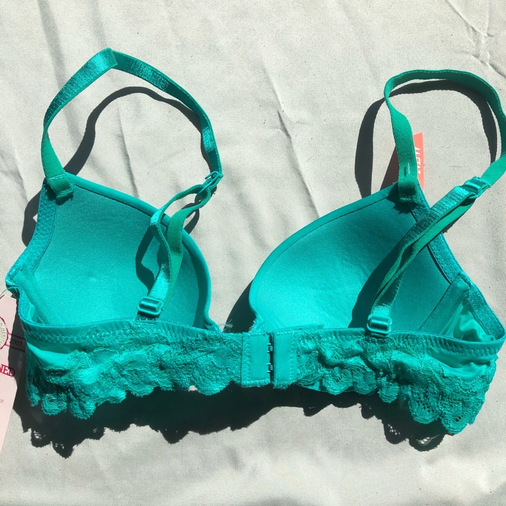 Bra - Picture 2 of 3